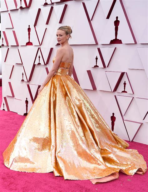 Carey Mulligan: Oscars 2021 Red Carpet Style – Footwear News