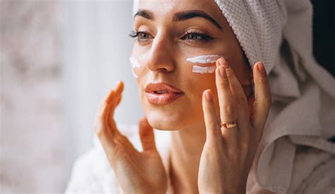 Dermatologista Faz Limpeza De Pele