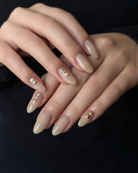 15 Clear Nail Ideas That Feel Classy and Clean – CreativeBooster