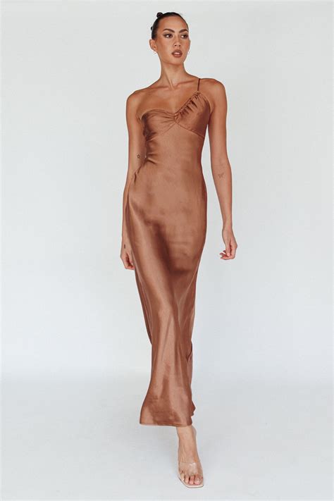 Shop the Twilight Tango One-Shoulder Maxi Dress Mocha | Selfie Leslie