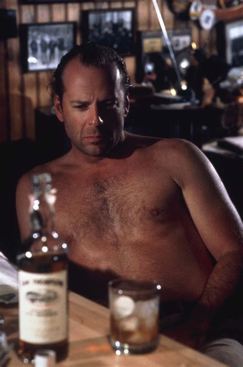 Striking Distance (1993)