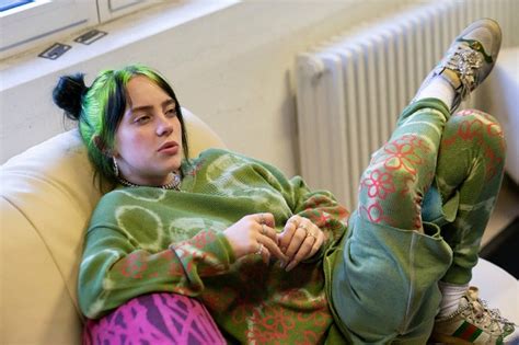 Билли Айлиш говорит на русском языке, видео