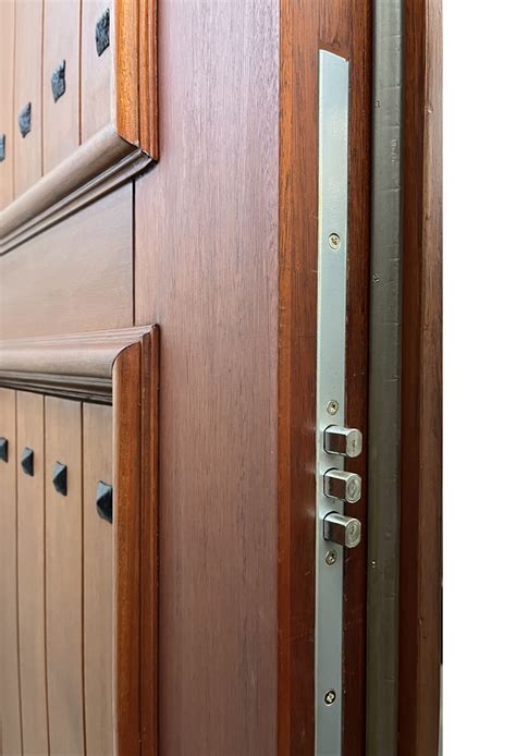 3 POINT LOCKING SYSTEM | Bellini Mastercraft