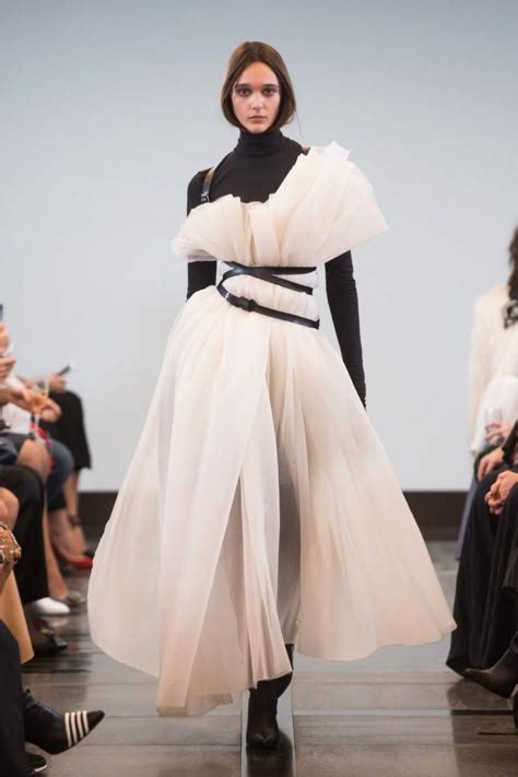 prabal gurung spring  ready  wear collection fashion show