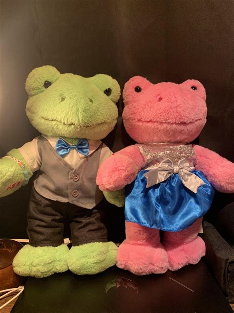 Little date night for Riley and Rosie : r/buildabear