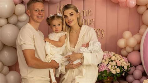 Дружина Зінченка показа перші фото їхньої родини у новому складі ...