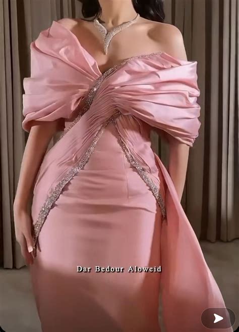 Meeemz adlı kullanıcının Fashion panosundaki Pin | Akşamüstü giysileri