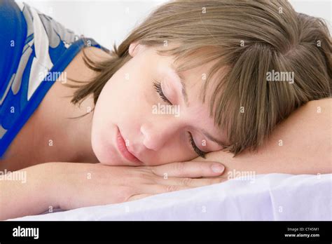 18 years old girl sleeping hi-res stock photography and images - Alamy