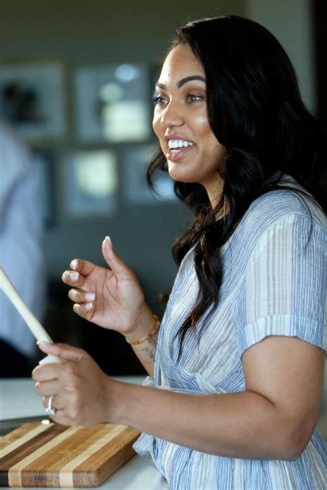 Ayesha Curry scores competitive cooking show as producer, host