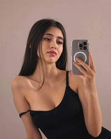 Vicky (@v1ckybae) • Instagram photos and videos