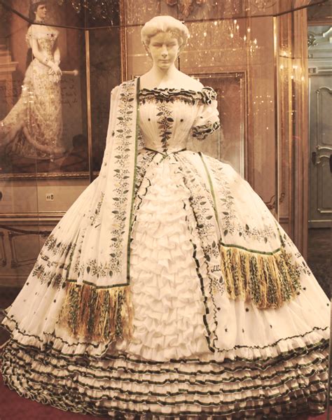 Message personnel | Historical dresses, Victorian fashion, Vintage dresses