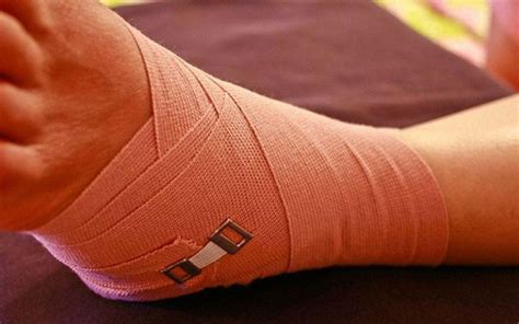 Повязка на голеностопный сустав: показания, техника наложения