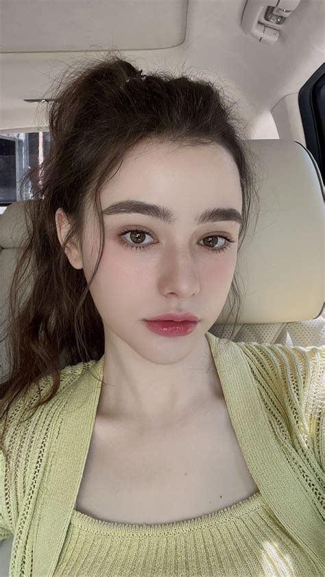 Dasha Taran : r/PrettyWomen