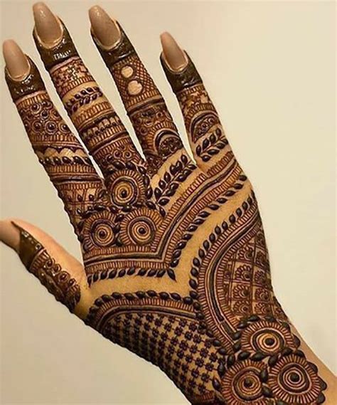 Eid Mehendi Marvels: Celebrate with Stunning Designs - TailoringinHindi