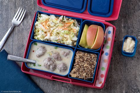 Кюфтета в богат, бял сос Велоте | Lunchbox