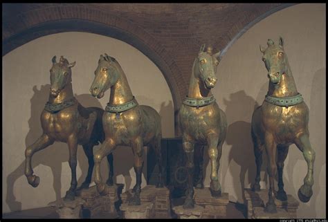 venice-st-marks-horses-17