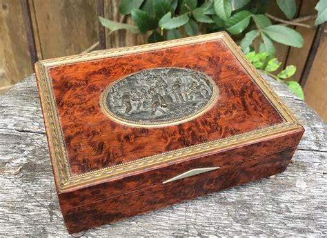 A Very Nice Decorative Table Top Trinket Box – Tortuga Trading
