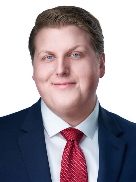 Professional Headshots in Seattle - Stand Out with Authenticity