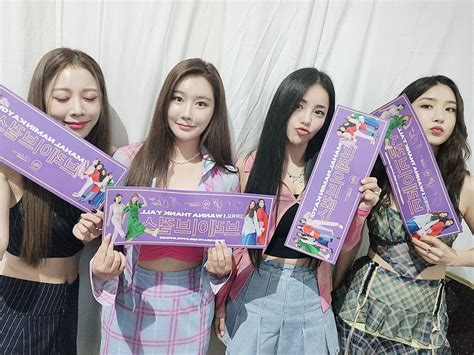 BRAVE GIRLS Signs With Warner Music Korea As Full Group