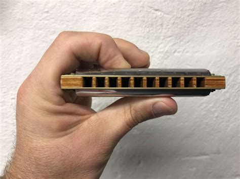 play harmonica  easy guide  beginners