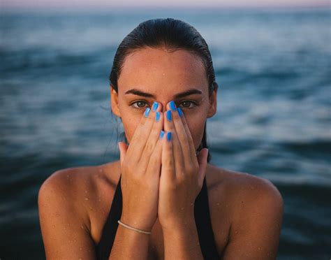 Jakie są ciekawe pomysły na paznokcie | Moda i Trendy