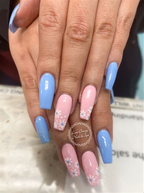 12+ Irresistible Blue and Pink Nail Designs You Must Try in 2024