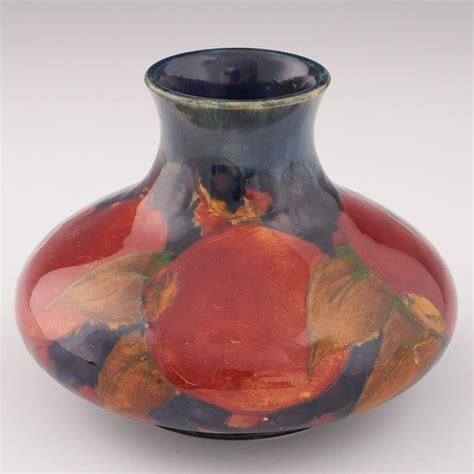 moorcroft pottery pomegranate pattern vase