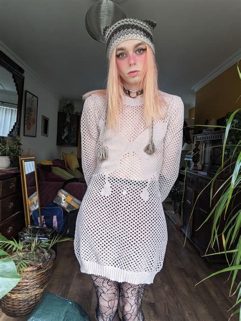 Hey you lovely people, hope you're having a good day 🥰 : r/NonBinary