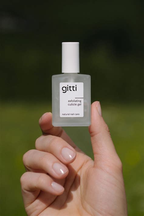 Exfoliating Cuticle Gel - plant-based nail care » Shop at gitti