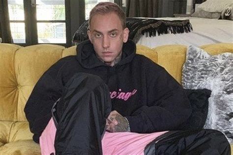 Hot Girl Bummer - Artist, Ages, Trivia | Famous Birthdays