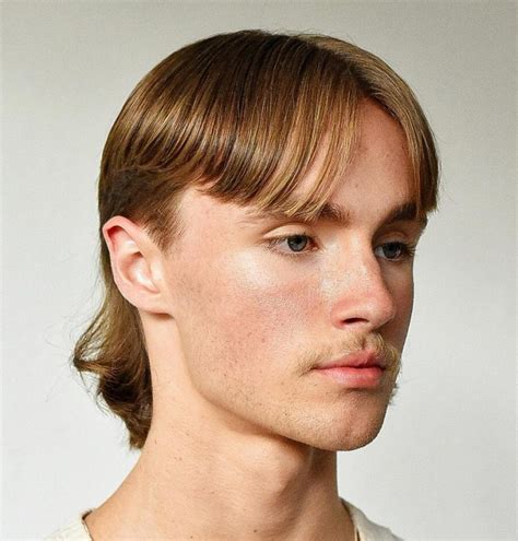 20 Coolest Middle Part Hairstyles for Men to Try in 2024 | Hairdo Hairstyle
