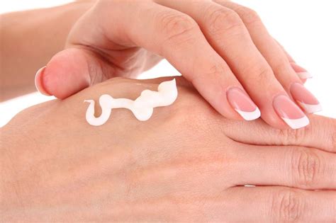 How to Moisturize Dry Hands?