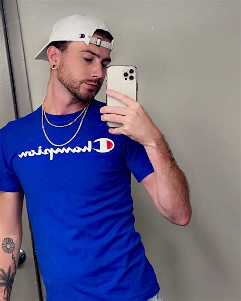Jonni🖤 (@just_jonni) • Instagram photos and videos
