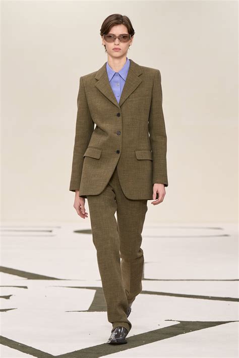 Calvin Klein Fall 2025 Fashion Show | The Impression