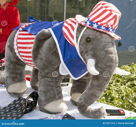 Republican Supporters at GOP Debate Editorial Photography - Image of