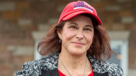 Lisa Scheller - Wiki, Age, Career, Net Worth, Political Party