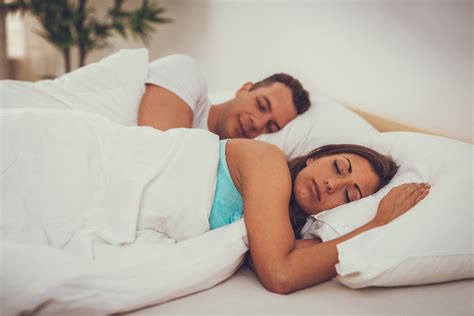 The One Thing You Should NEVER Do When Sharing a Hotel Bed with Your Stepmom - qqypk5v