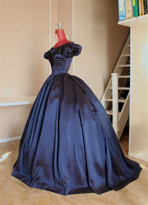 Victorian Ball Gown 1860 model "Sara" Blue - Secret Times