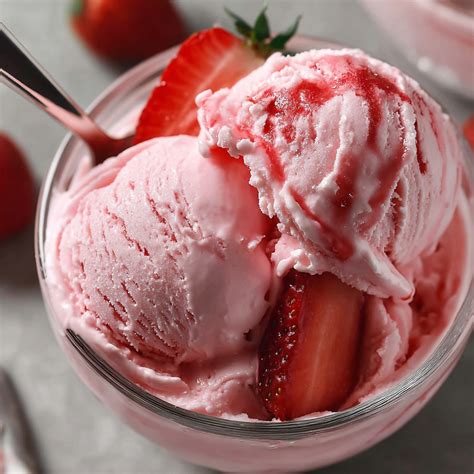 creamy homemade strawberry ice cream recipe therecipesmom