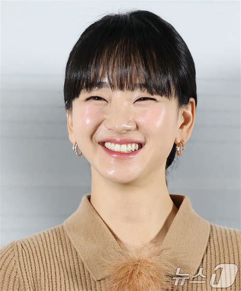 원진아, 반달 눈웃음 - 뉴스1