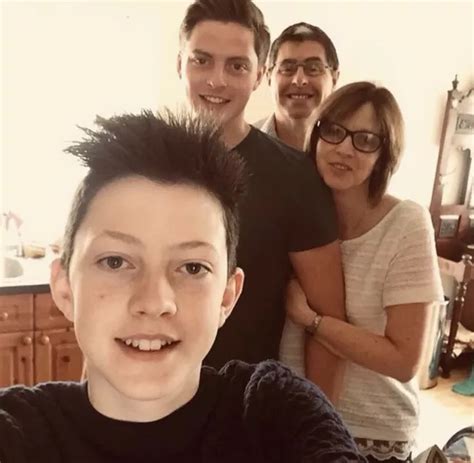 Dr Alex shares heartbreaking image of final time his family was 'whole ...