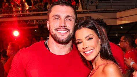 Arthur Picoli E Ivy Moraes - Ex-BBBs Arthur Picoli e Ivy Moraes engatam romance durante viagem