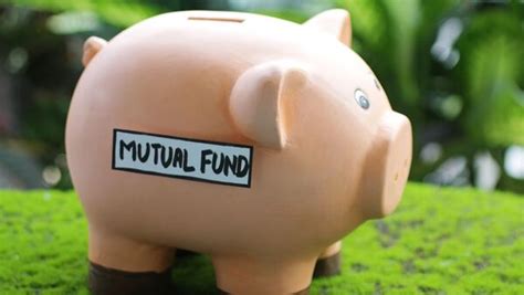 record high mutual fund aum cross rs lakh crore milestone amfi data