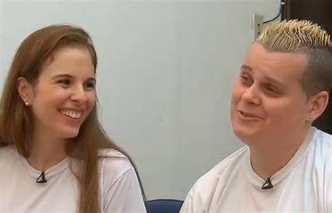Sandra E Suzane Casaram - Suzane diz querer ser mãe e conta como começou namoro com Sandra
