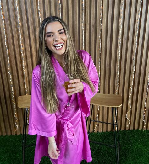 Lucy Banks (@imlucybanks) • Instagram photos and videos