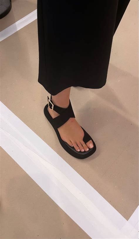 Пин от пользователя 📍Kush на доске shoes | Женские сандалии, Женские ...