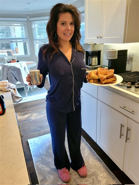 Mrs Poindexter on Twitter: "I'm a mom, but do I pass for a milfy mom? I