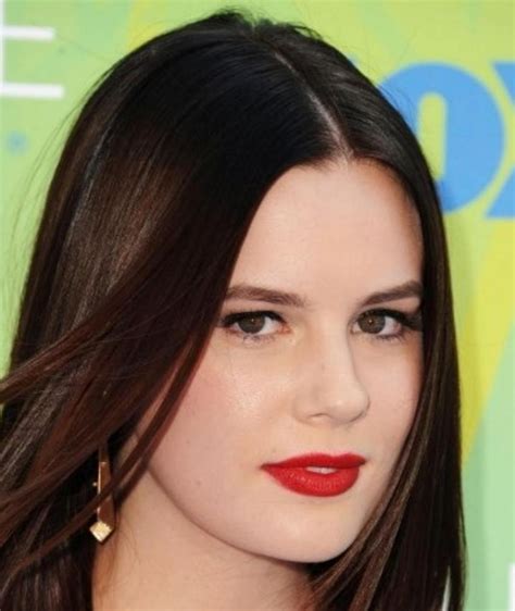 Chelsea Hobbs – Movies, Bio and Lists on MUBI