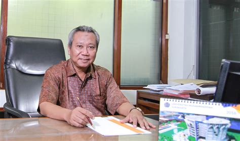 sofyan anif pengganti bambang pimpin ums ilmu komunikasi