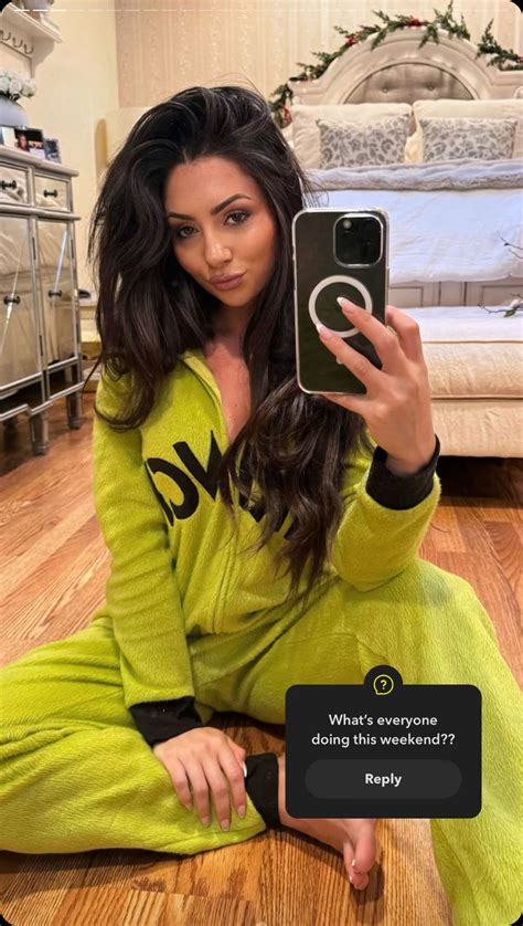 Ashley Nocera's feet